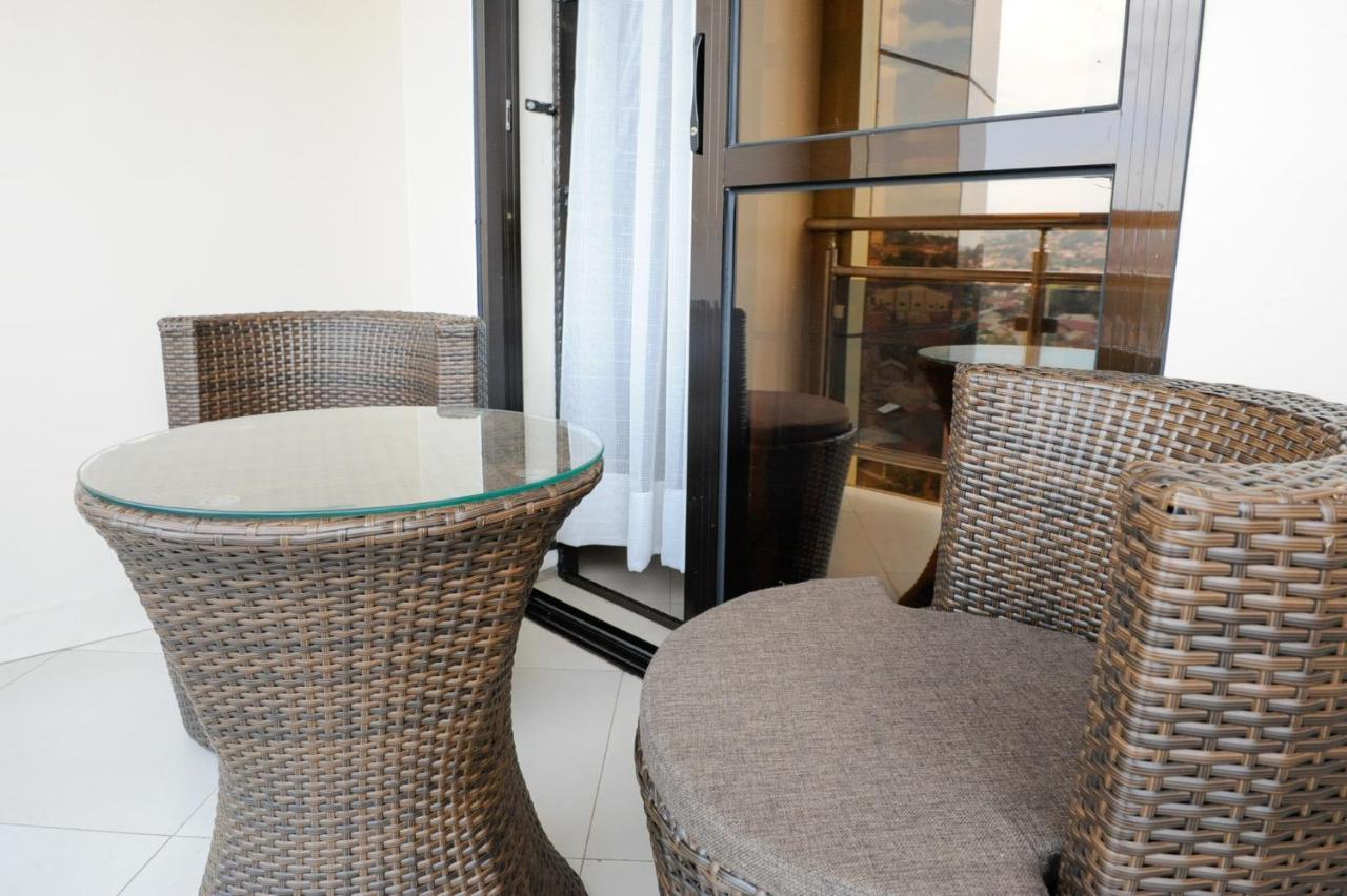 Eric Wilkins Apartments Lubowa Luaran gambar